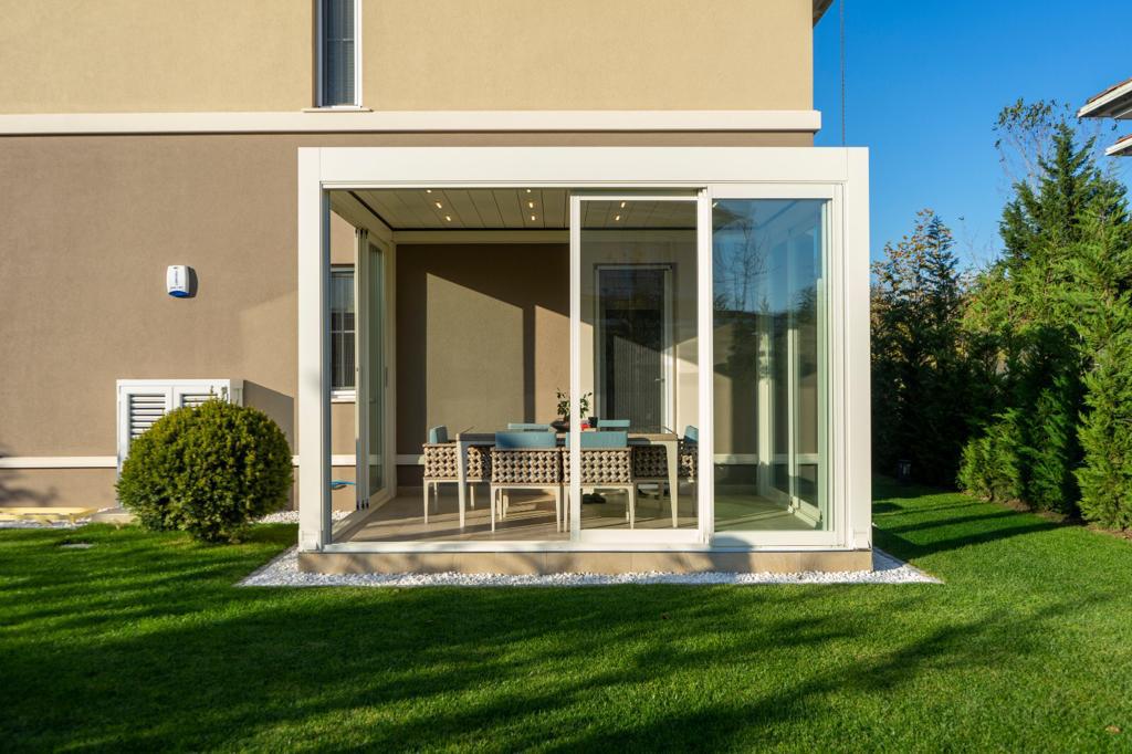 Zubehör zur Terrassenüberdachung: Glasschiebefenster